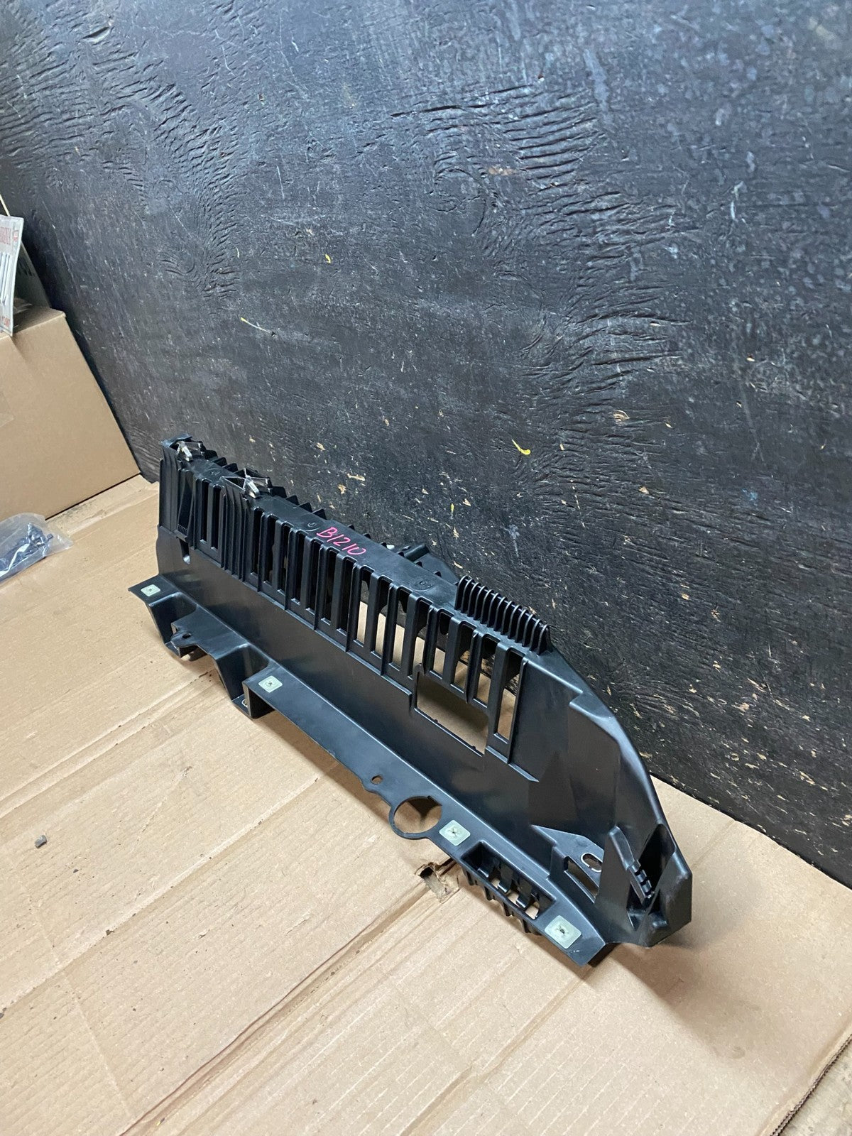 2015 to 2019 Bmw X6 Rear Right Passenger Quarter Waist Rail Cover Panel W4675 DG1