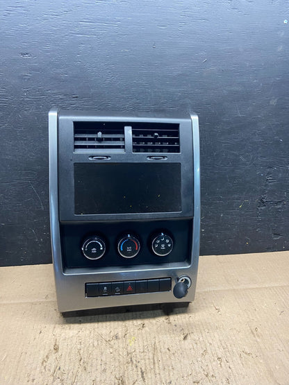 2008 to 2012 Jeep Liberty Dash Climate Temperature Control Radio Bezel Q1083 DG0
