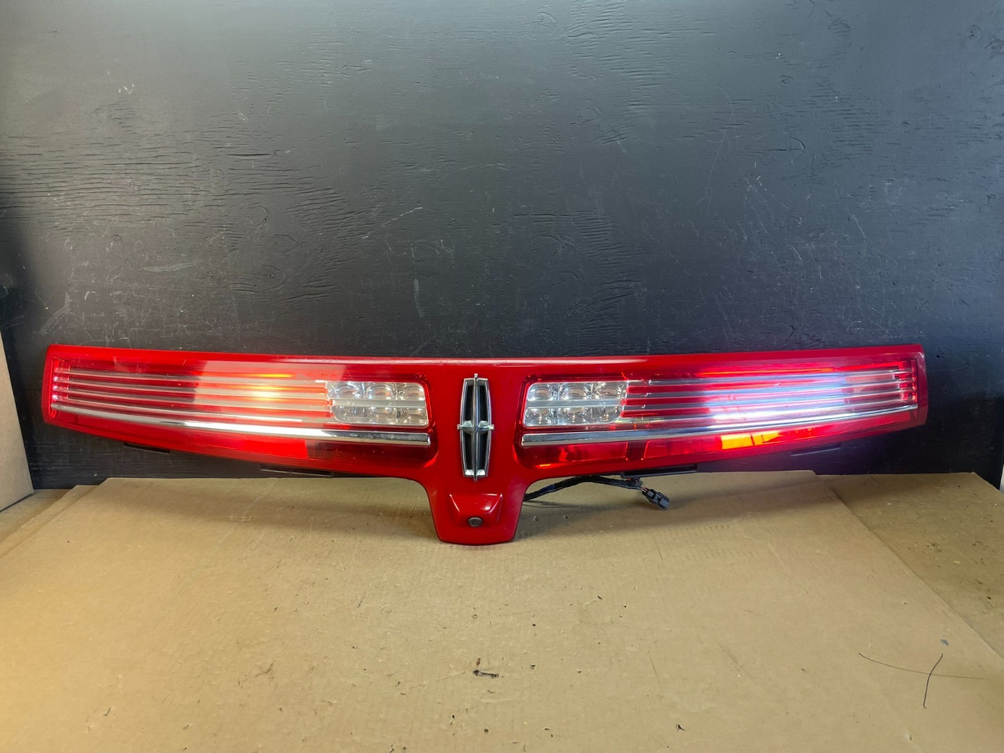 2010 to 2019 Lincoln Mkt Trunk Center Tail Light Panel Camera AD5709 DW0