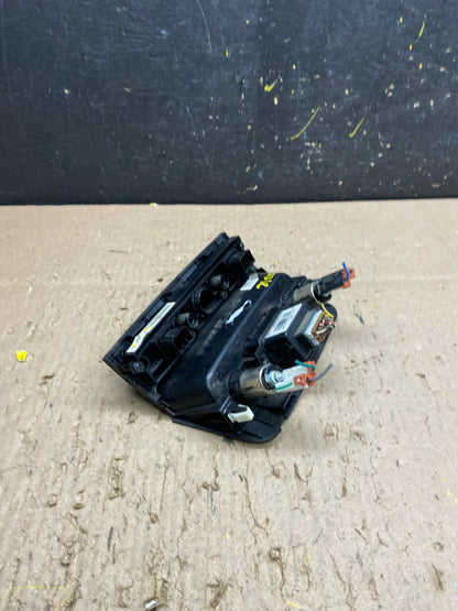 2011-2013 Kia Sorento Center Console Aux USB Power Outlet T6318 DG3