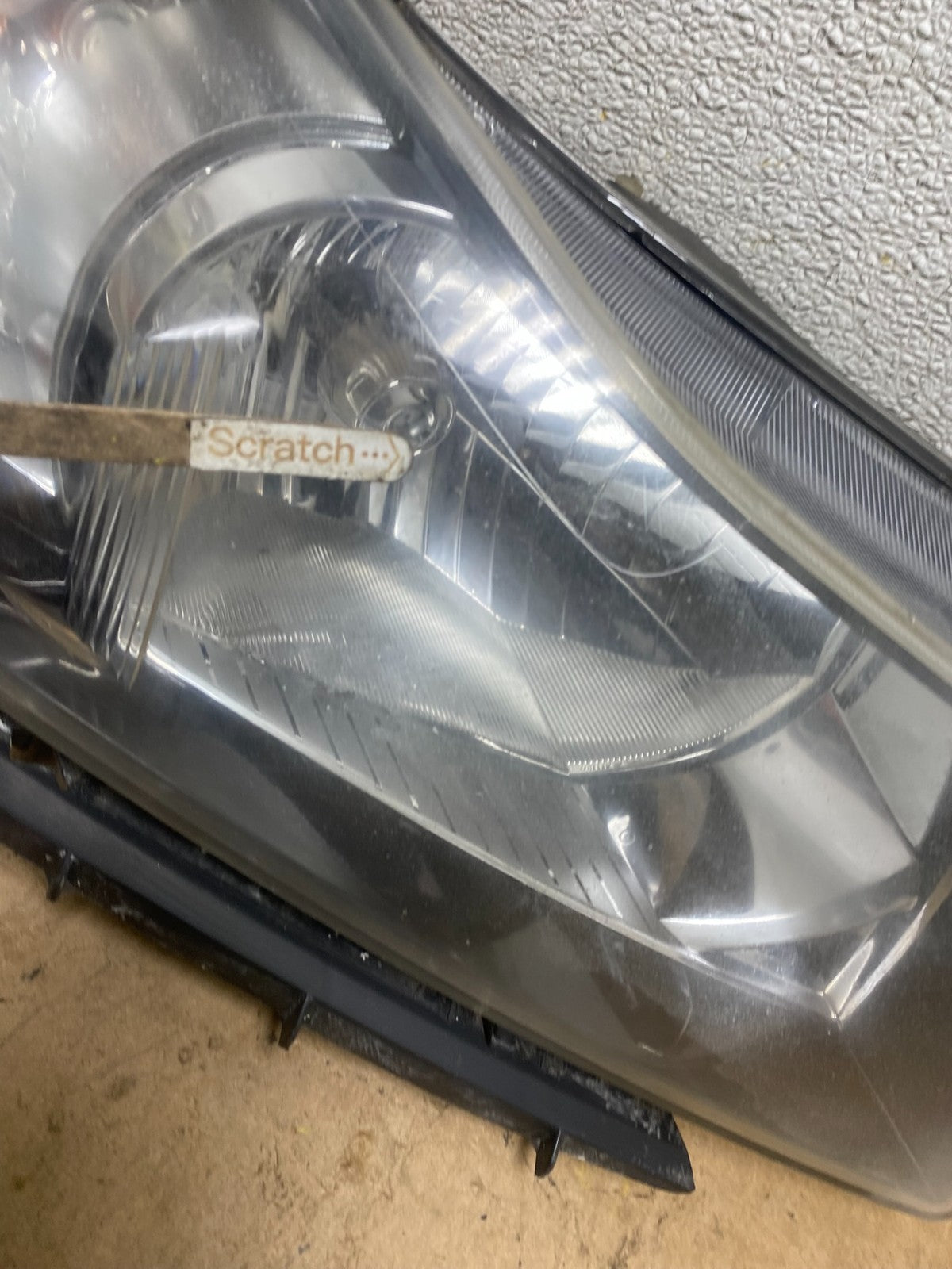 2011 to 2015 Chevrolet Cruze Halogen Left+Right Set Headlights X5610 DW4