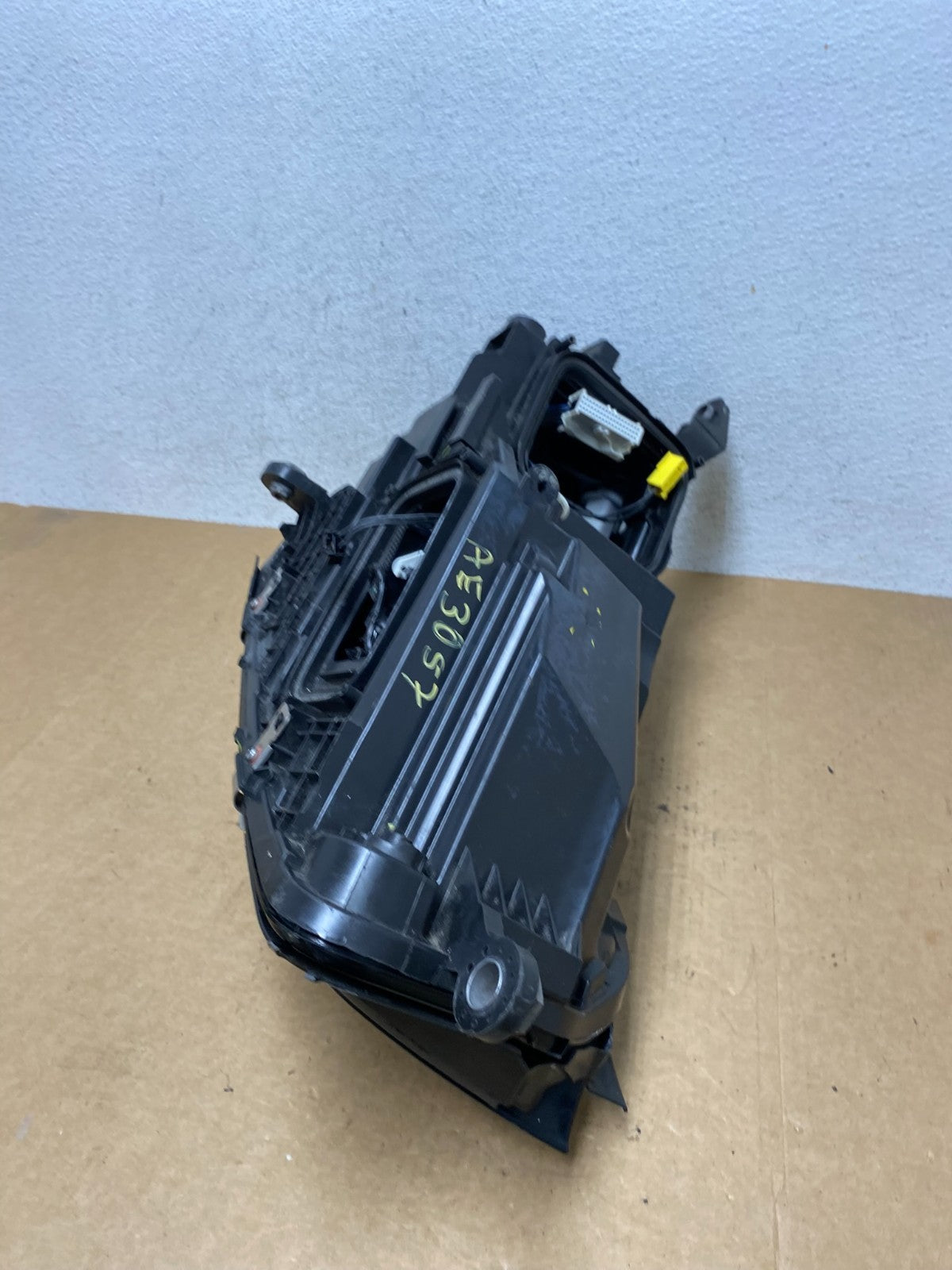 2020 to 2023 Mercedes GLE350 GLE450 Left Driver Adaptive LED Headlight AE3057 DG9