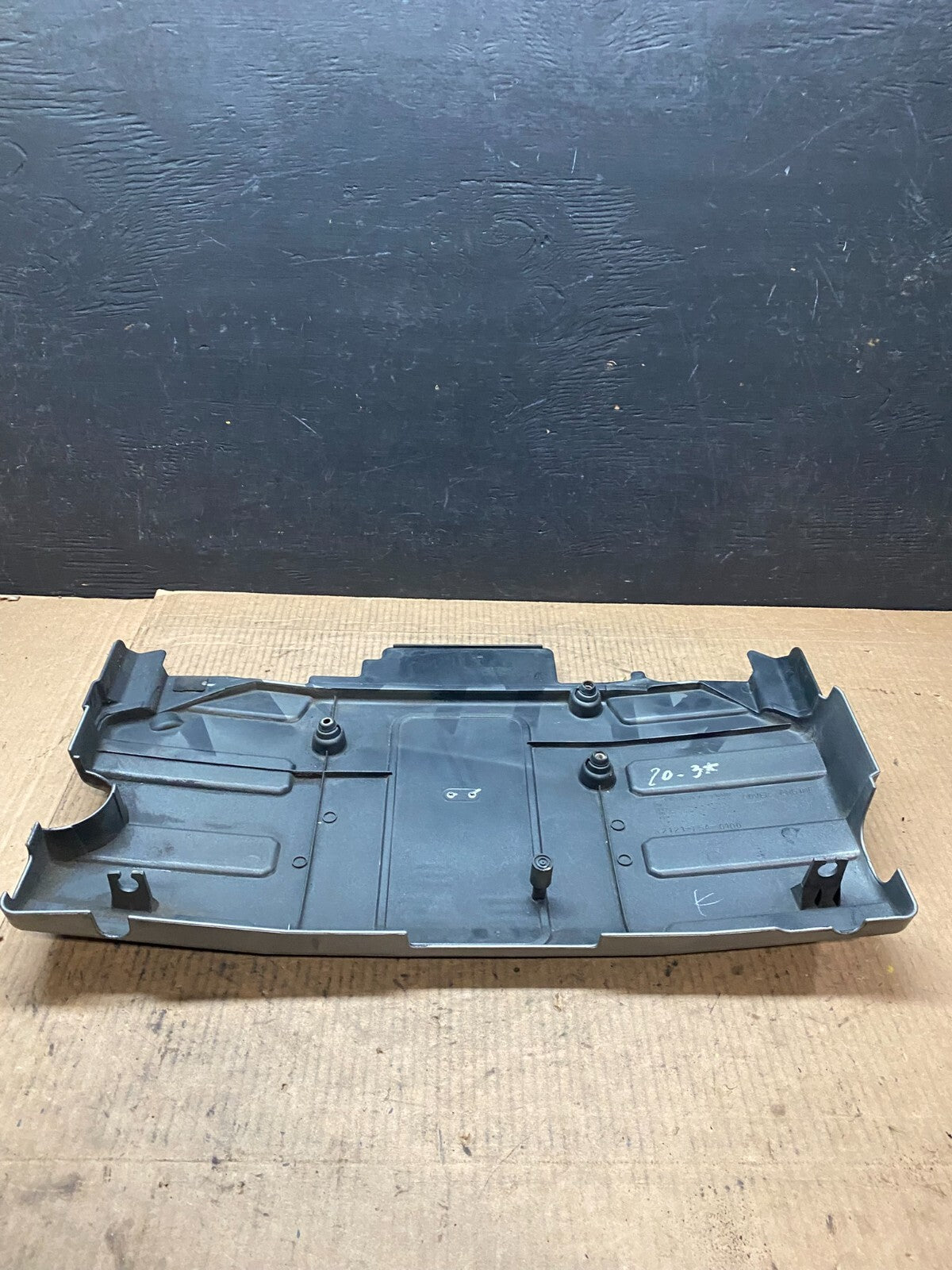 1999 to 2004 Acura RL 3.5L Engine Cover 32121-p5a-0100 OEM G2939 DG14