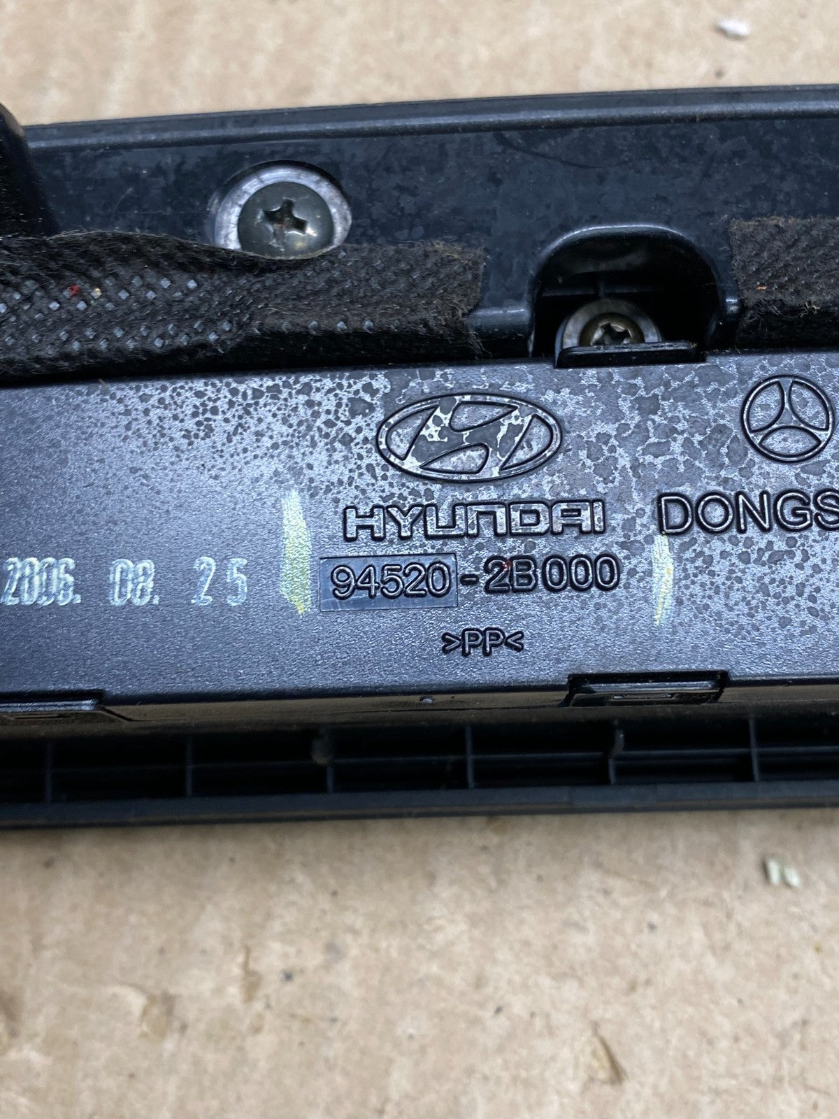 2007 to 2012 Hyundai Santa Fe Center Air Vent A/C Clock Bezel Trim OEM AB9463 DG6