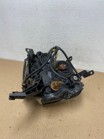 2005 to 2007 Ford Five Hundred Halogen Right Passenger Side Headlight AF3156 LK7