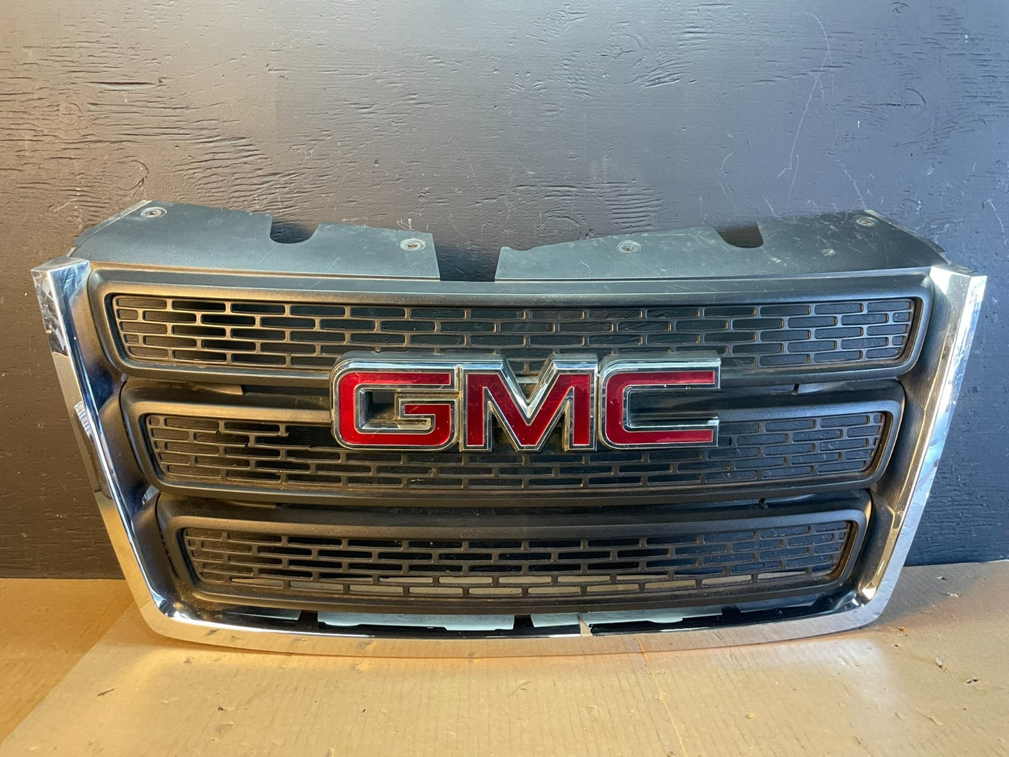 2010 to 2015 Gmc Terrain Front Upper Grill Grille Aftermarket AB7886 DG0