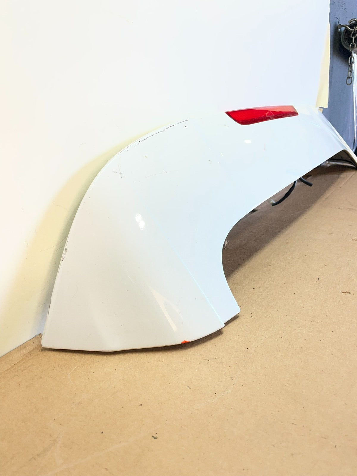 2016 to 2020 Kia Sorento Rear Spoiler Wing Brake Light AG0938 DG2