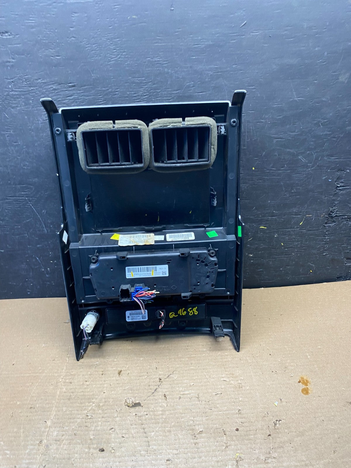 2008 to 2012 Jeep Liberty Dash Climate Temperature Control Radio Bezel Q9688 DG5