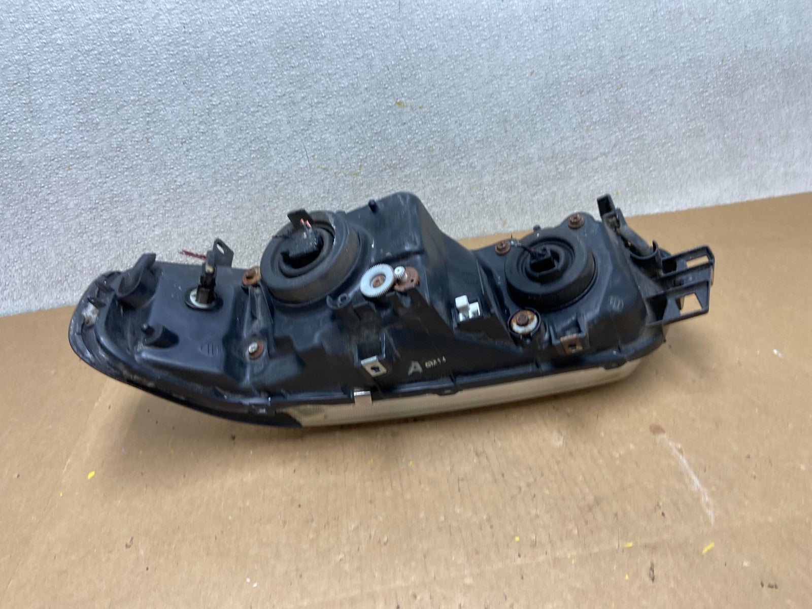 1995 to 1997 Acura TL Driver Side Right Passenger Side Headlight Z69395
