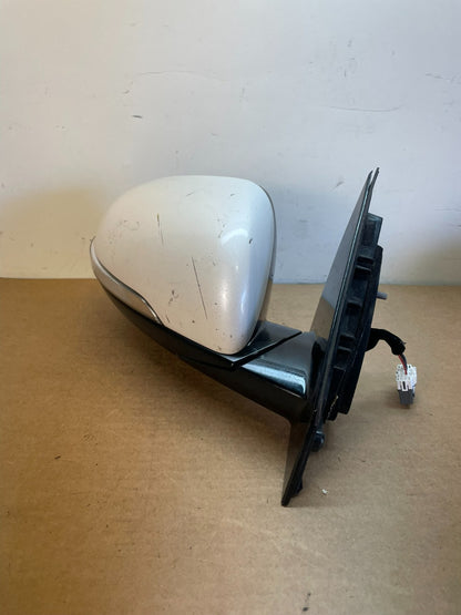 2016 to 2020 Kia Sorento Right Passenger Door Mirror Turn Signal af8629 DG1