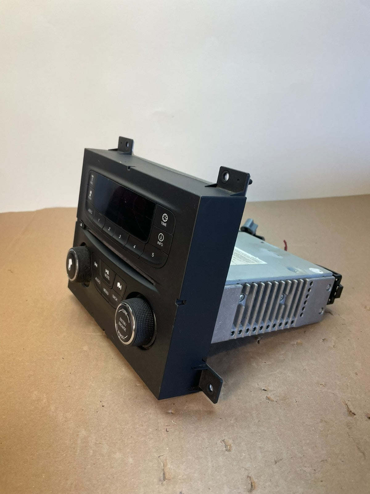 2013-2014 Dodge Dart Radio Player Stereo Audio Receiver Control Panel AG2990 DG2