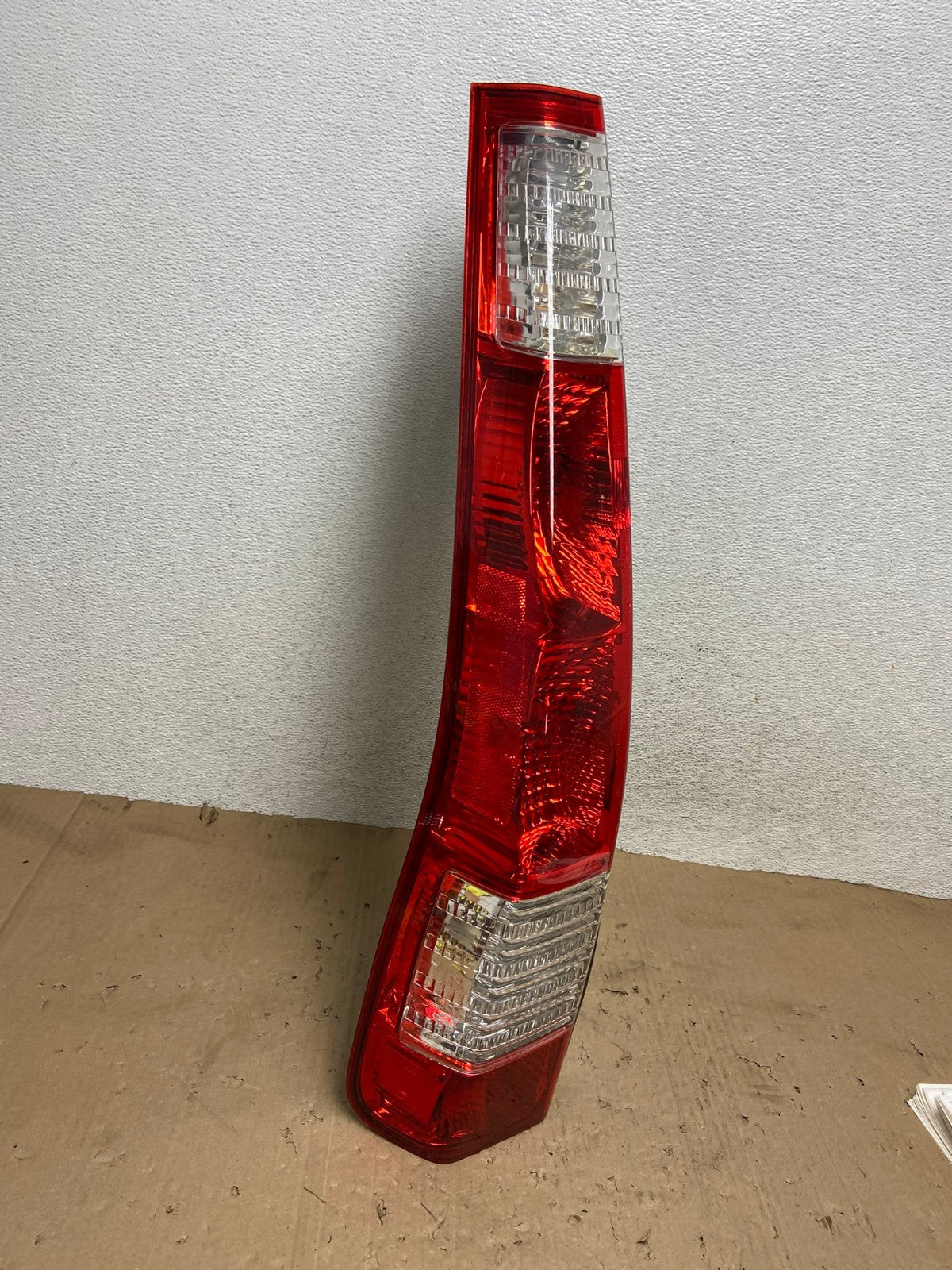 2005 to 2006 Honda Cr-v Crv Left Driver LH Tail Light AE9382 LK2