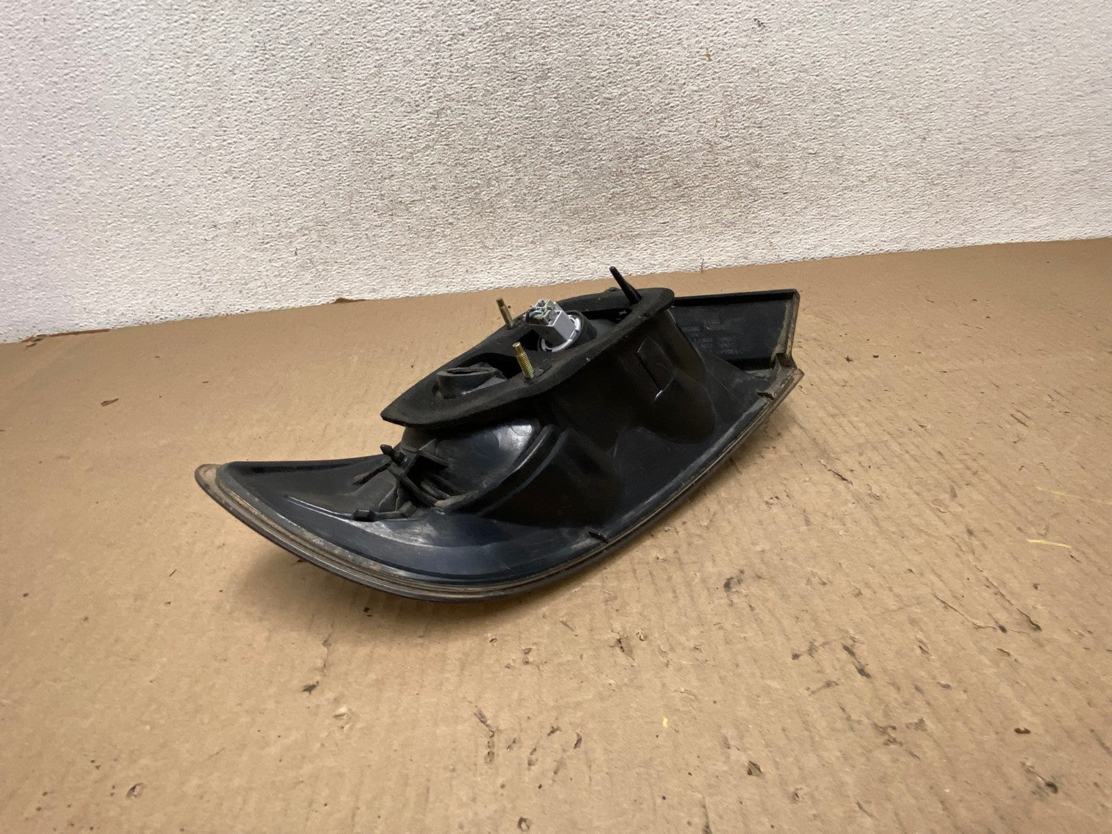 2004 2005 Mazda 3 Right Passenger RH Side Tail Light AG7993 LK5