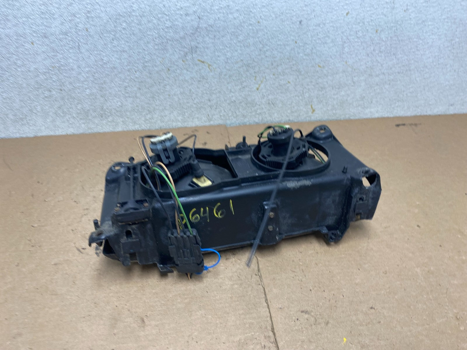 1988 to 1991 Cadillac Seville Eldorado Left Driver LH Side Headlight P6461 DW6