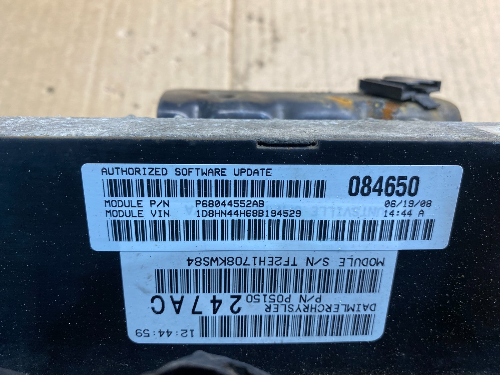 2008 Caravan Town & Country 3.3L Engine Control ECU Module P68044552AB aa7660 DG3