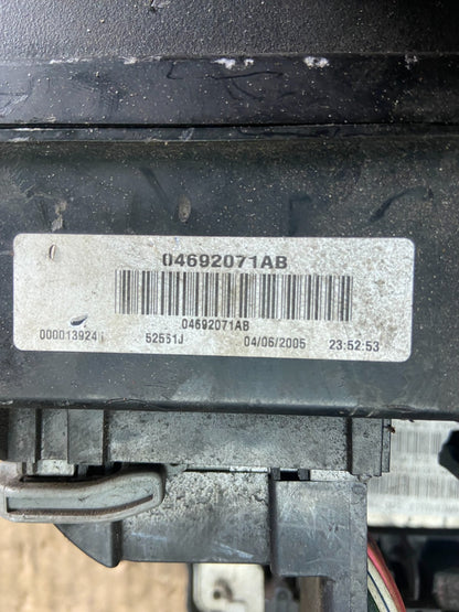 2005 Jeep Grand Cherokee BMC Body Module Power Fuse Box Relay Oem p0521 DG3