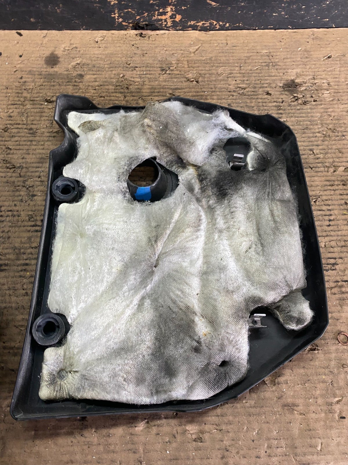 2004 to 2008 Mazda 3 DOHC 16 VALVE Engine Shield Top Cover Oem S5957 DG6