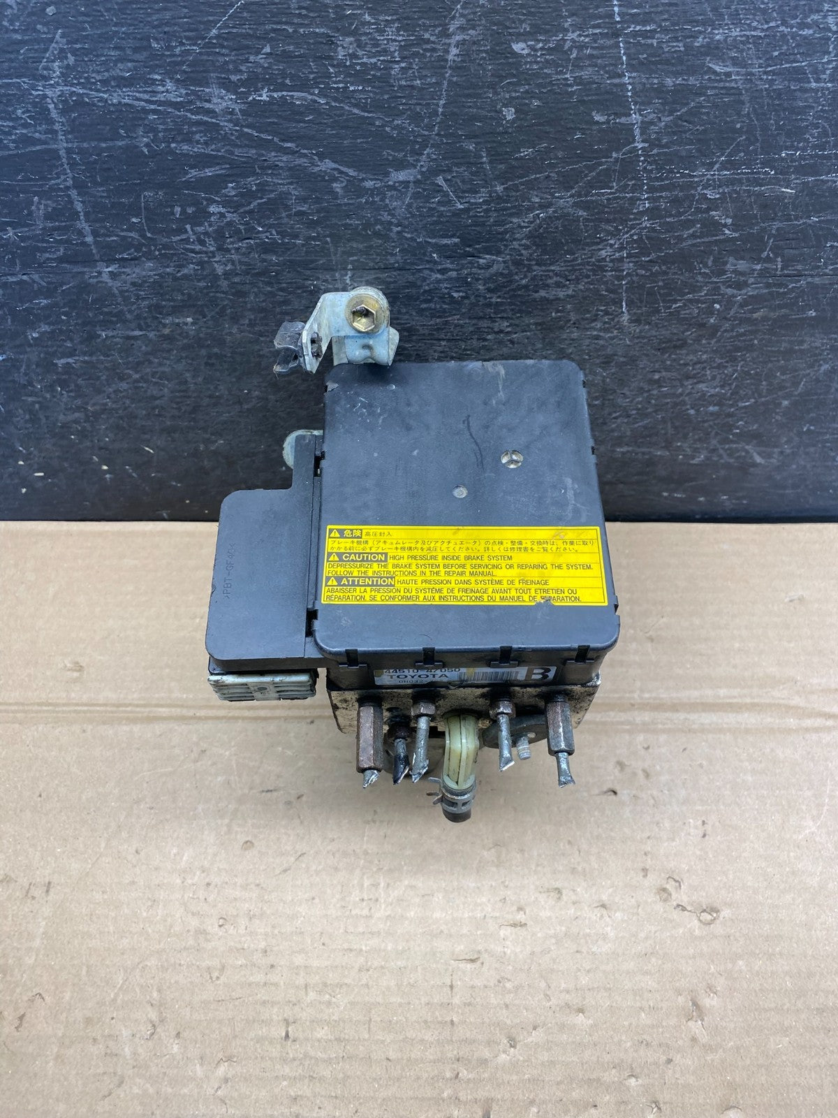 2004 - 2009 Toyota Prius ABS Brake Pump Anti Lock Module AH9911 DW0