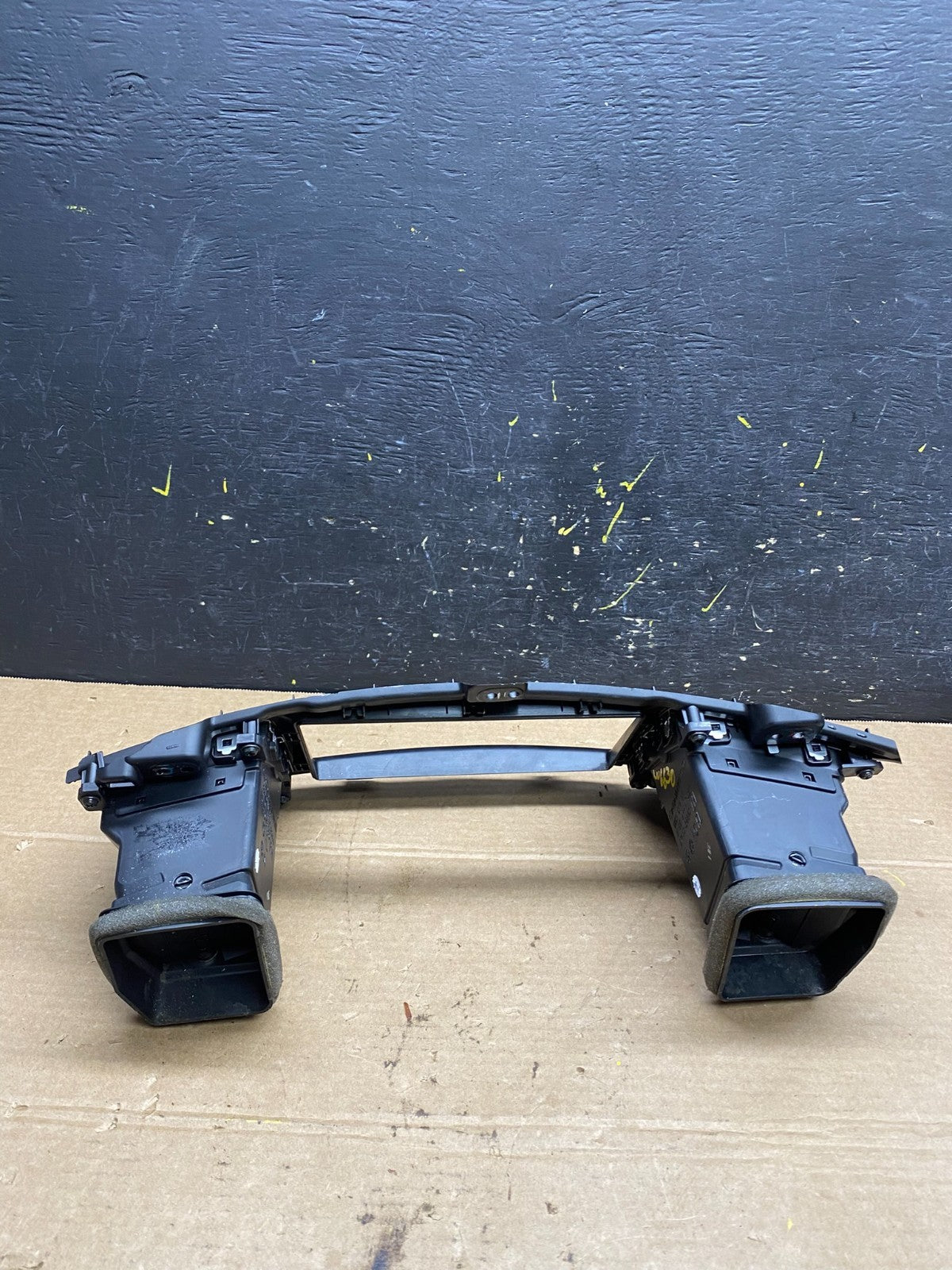 2014 2015 2016 Kia Cadenza Radio Screen Bezel Trim Vents Panel OEM W6630 DG3