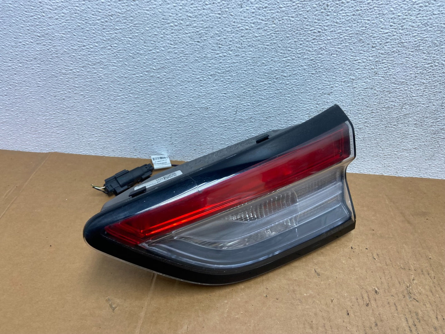 2020 2021 2022 Ford Escape Right Passenger RH Inner Tail Light ae0400 DG2