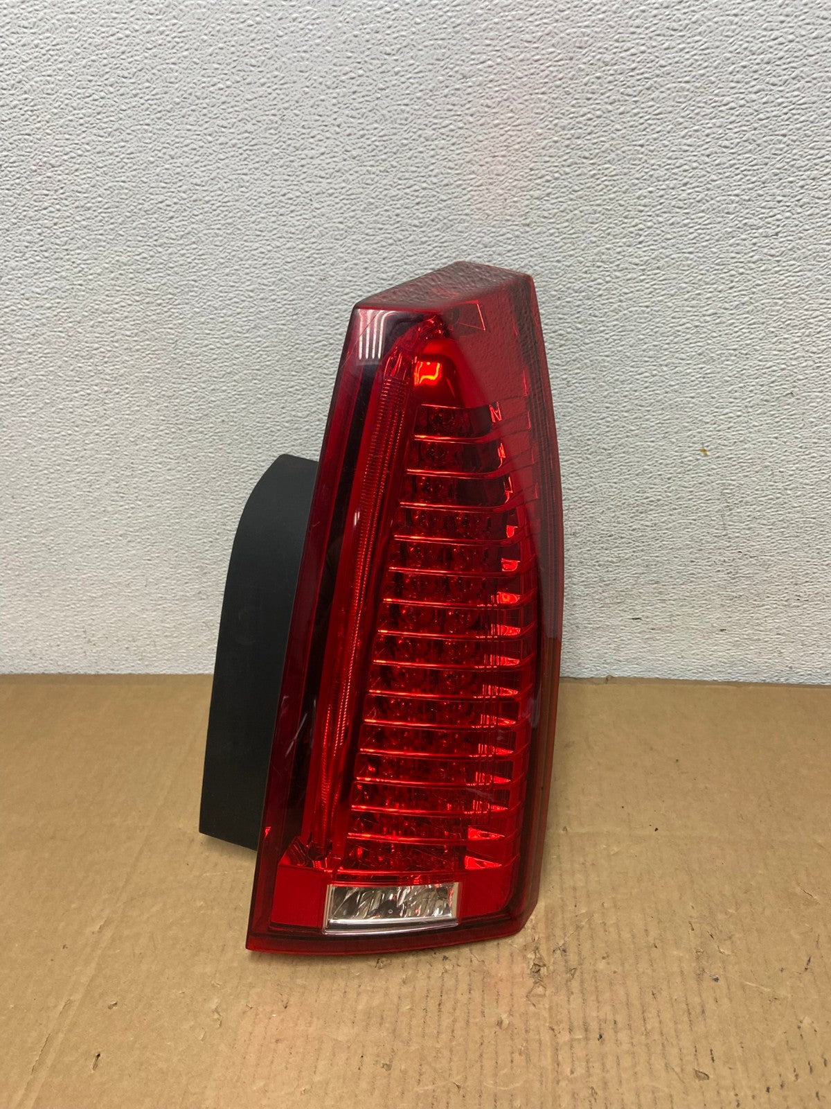2008 to 2013 Cadillac CTS Right Passenger Side Led Side Tail light AD0880 LK0