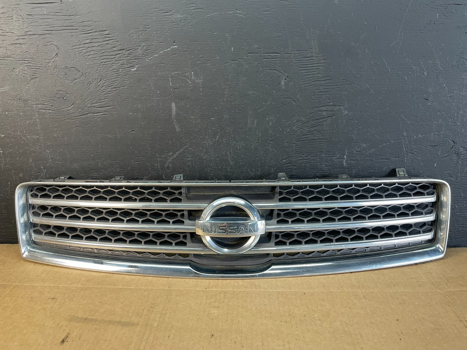 2009 to 2011 Nissan Maxima Front Upper Grill Grille 62070-9N00A AC5127 DG0