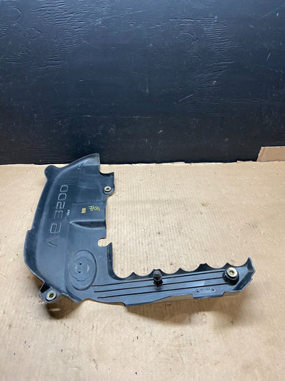 2001 to 2004 Nissan Pathfinder Engine Cover Ornament E4220 DG16