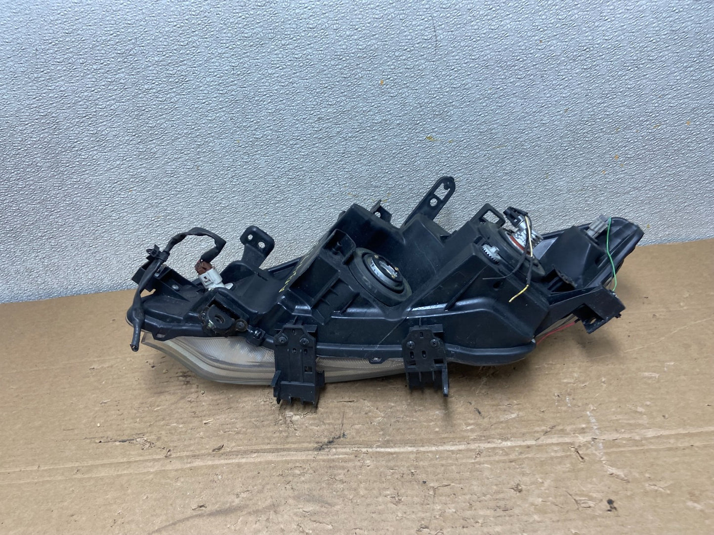 2011 to 2014 Nissan Murano Headlight Right Passenger Rh Oem Halogen AB4933 DW6