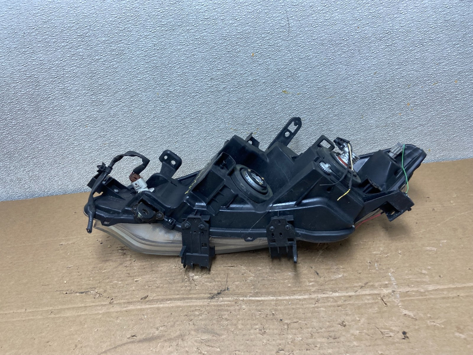 2011 to 2014 Nissan Murano Headlight Right Passenger Rh Oem Halogen AB4933 DW6