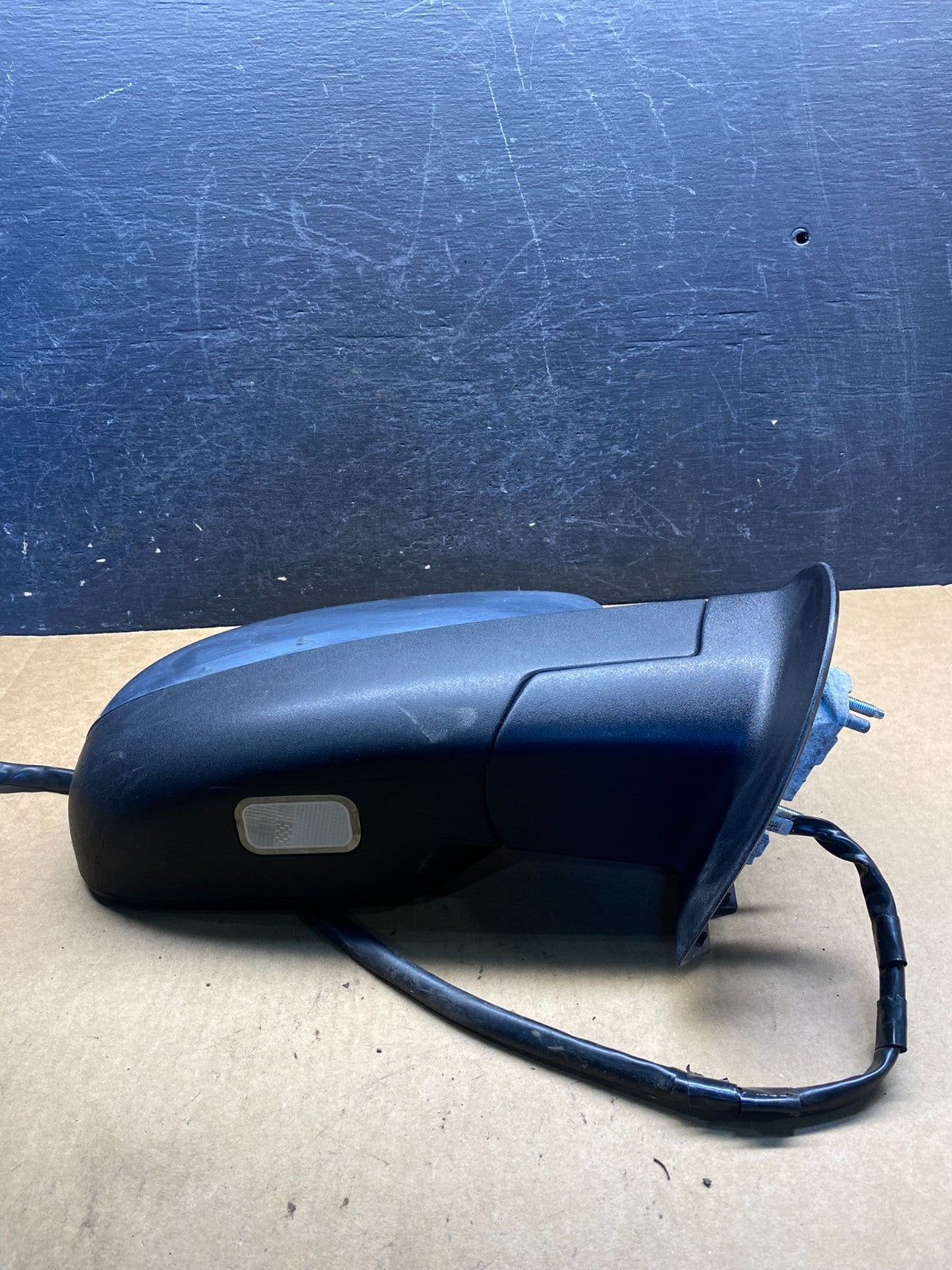 2007-2013 Chevrolet Tahoe Silverado Suburban Right Passenger Mirror AH7133 DW3