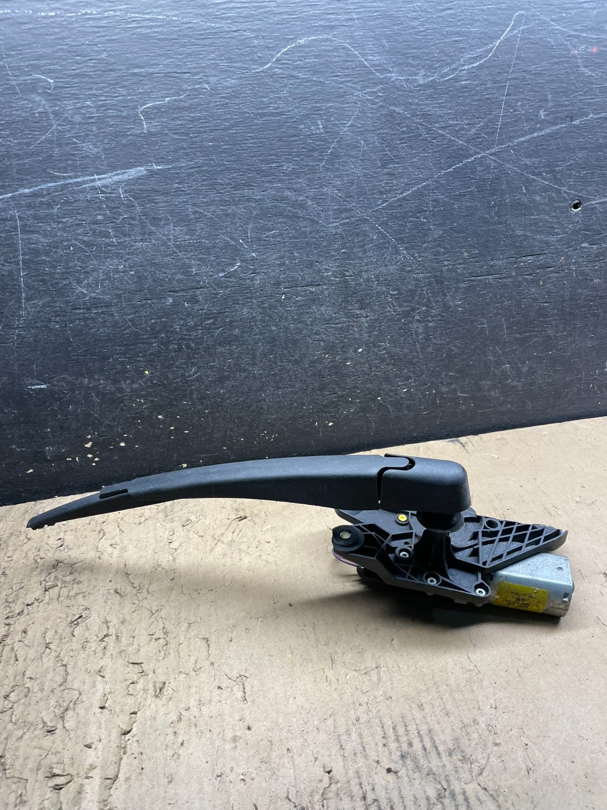 2011 to 2014 Ford Edge Licnoln MKX Rear Windshield Wiper Motor OEM W6853 DG3