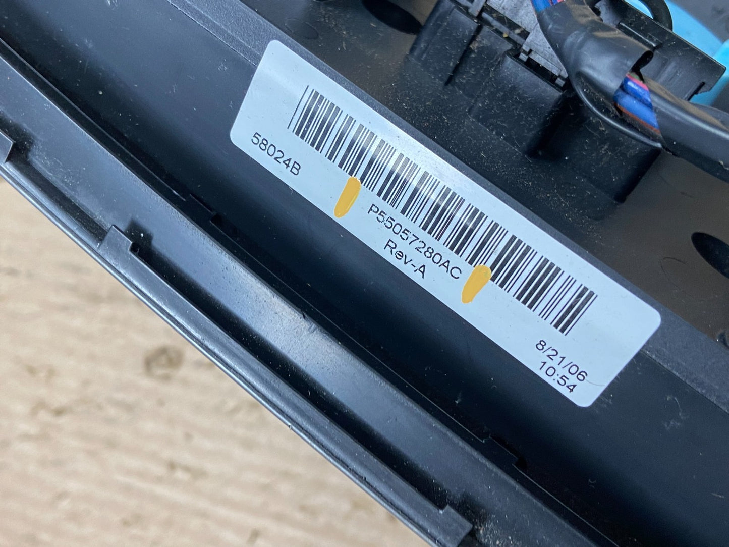 2005-2009 Dodge Durango Heat AC Climate Temperature Control Radio Bezel Y7794 DG5