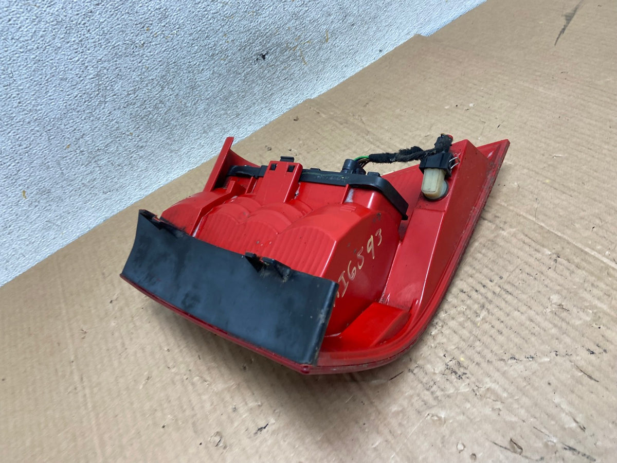2002-2005 Mercedes ML350 ML-Class Left Driver Lh Side Tail Light AI6593 LK6