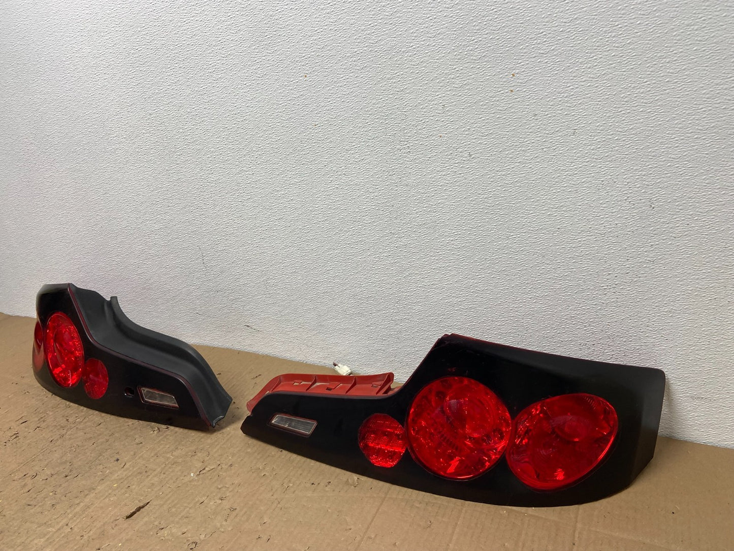2006 - 2007 Infiniti G35 Coupe Left+Right Outer Tail Lights Oem AC0157 DW2