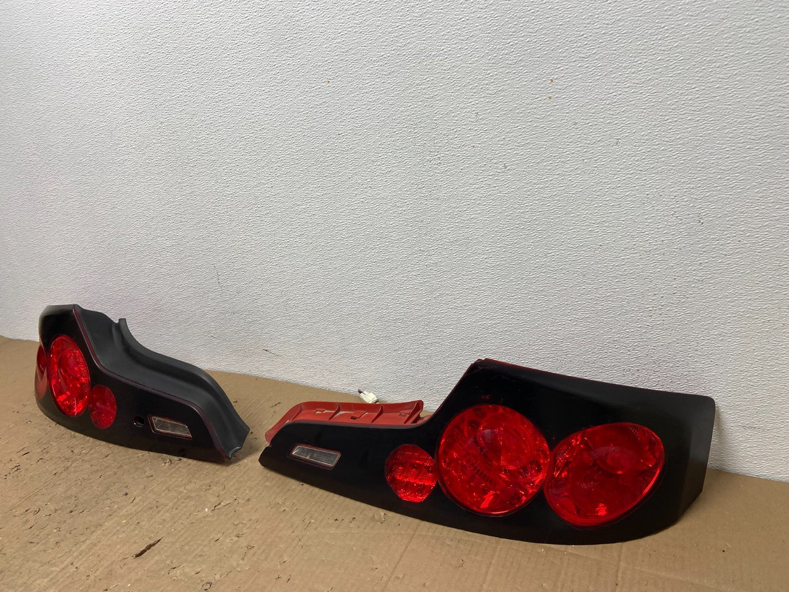 2006 - 2007 Infiniti G35 Coupe Left+Right Outer Tail Lights Oem AC0157 DW2