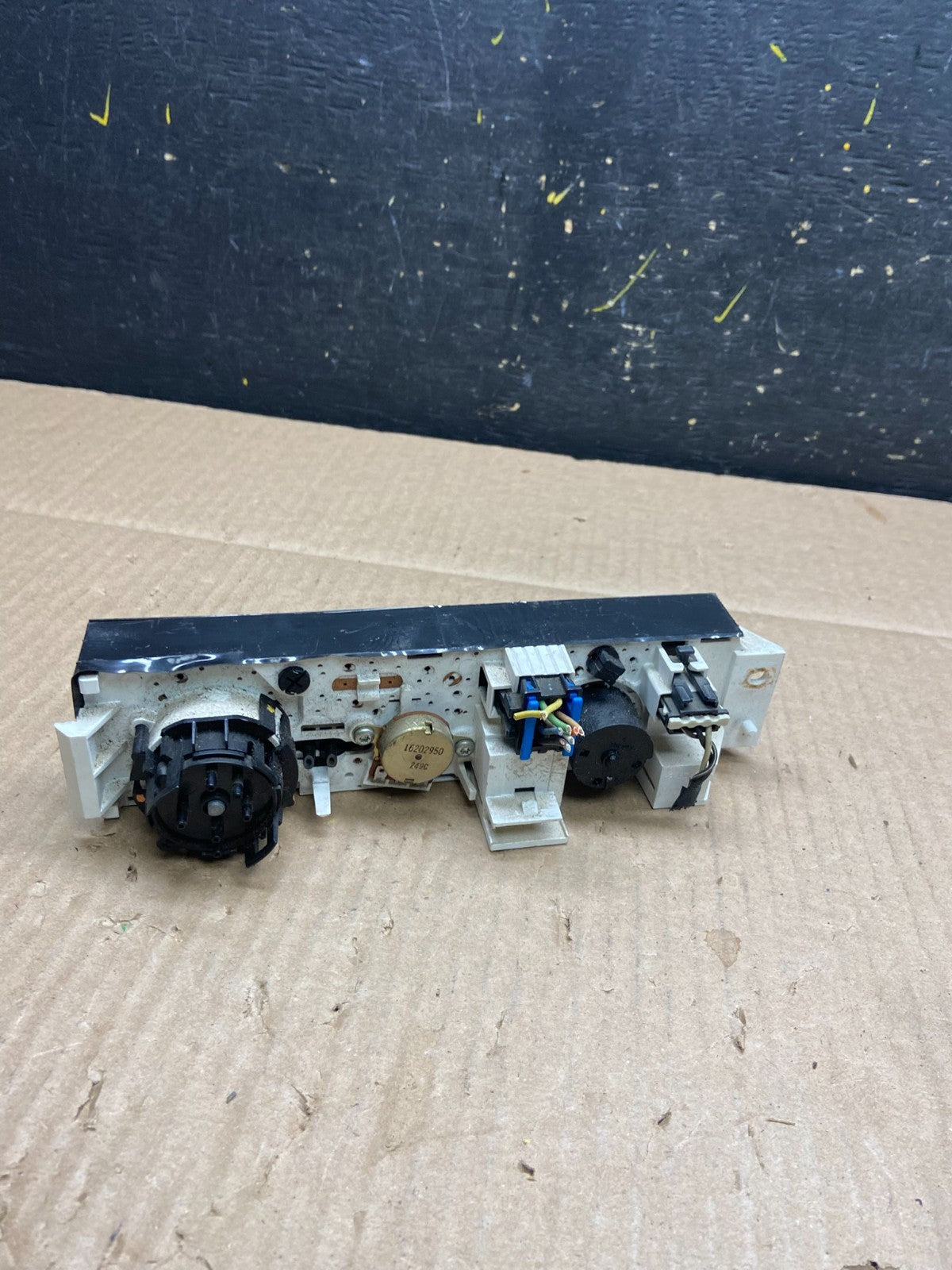 2001 - 2007 GMC Chevrolet Astro Express Climate Control A/C U5999 PS4