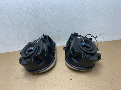 2005 to 2010 Chrysler 300C Left+Right Side Halogen Headlights AG4447 DW8