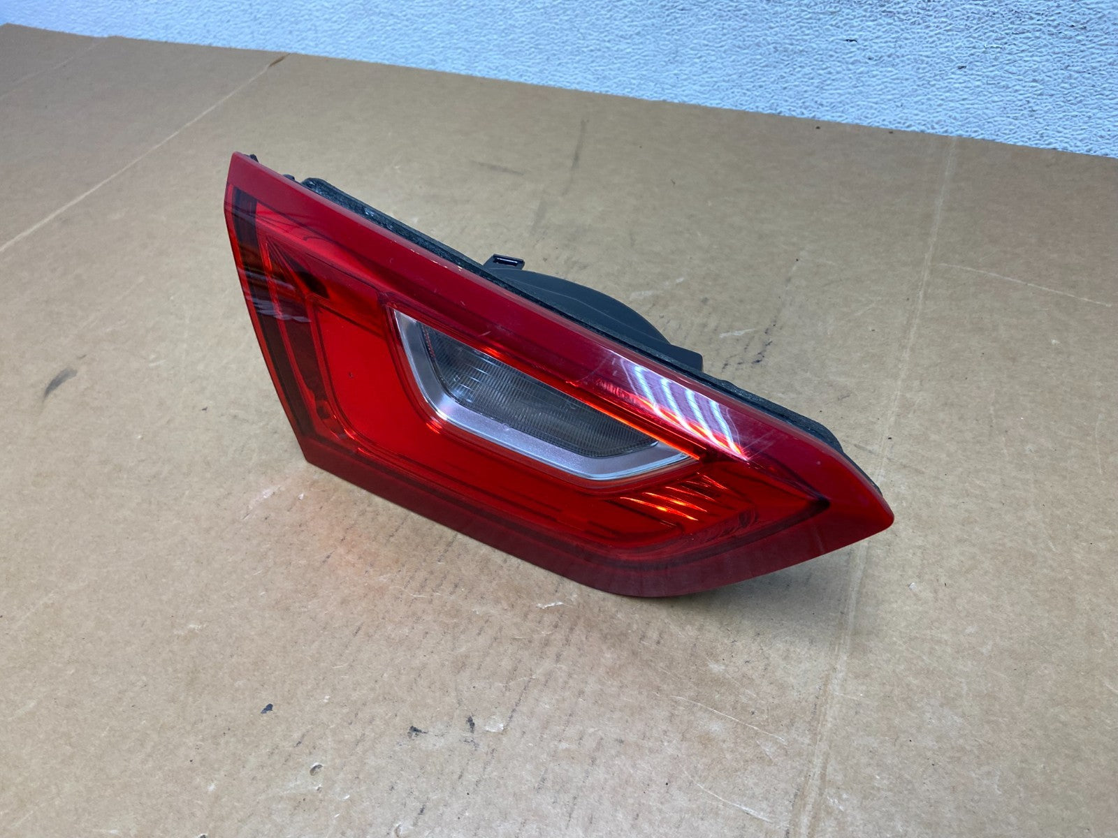 2016 - 2019 Chevrolet Malibu Left Driver LH Inner Tail Light ad8998 DG1