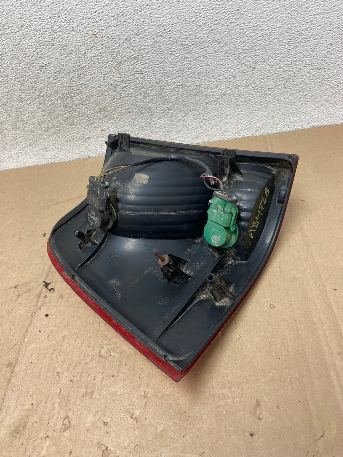 2002 to 2005 Ford Explorer Right Passenger Rh Side Tail light AG4728 LK5