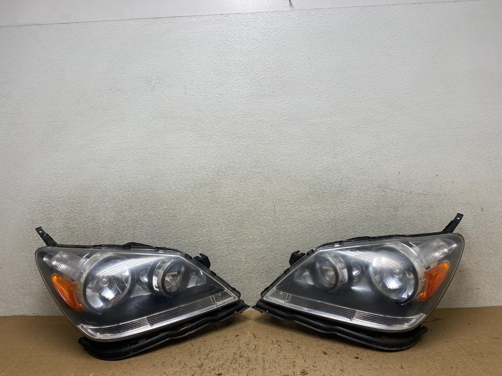 2005 2006 2007 Honda Odyssey Left+Right Set Halogen Headlights W8201 DW0