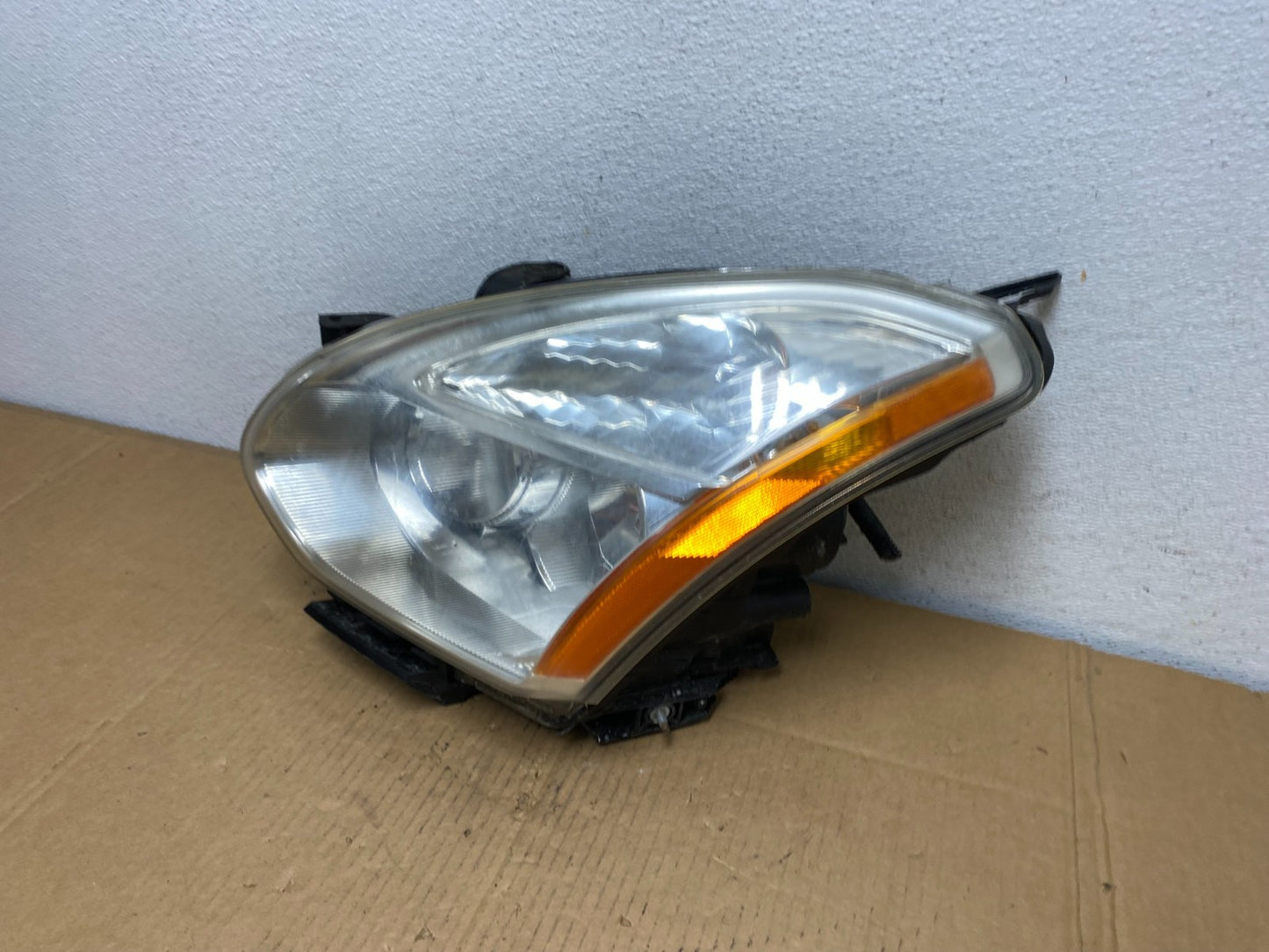 2008 to 2013 Nissan Rogue HID Xenon Headlight Left Driver Lh Side AD0804 DW1
