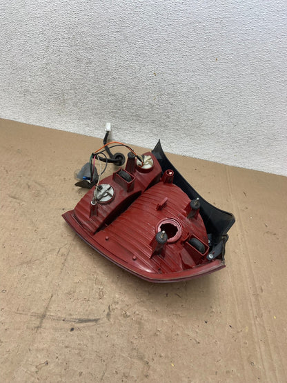 2001-2003 Sedan Hyundai Elantra Left Driver Lh Side Tail Light AG4929 LK9