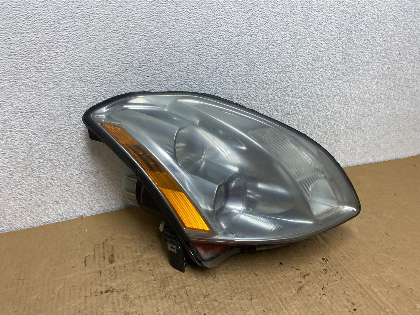 2004 2005 2006 Nissan Maxima Right Passenger Side Headlight Xenon HID AC8261 DW2