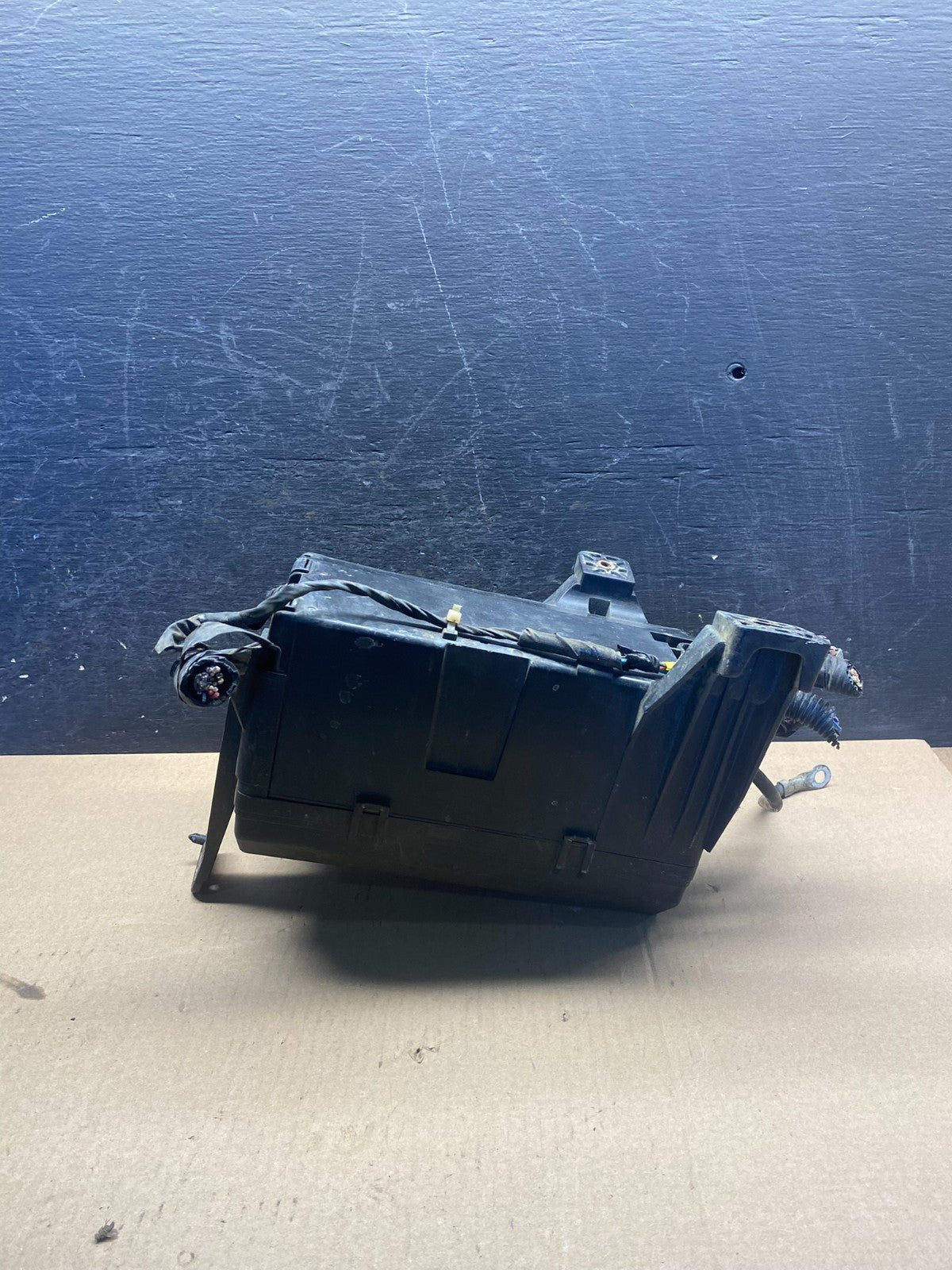 2005 to 2008 Toyota Tacoma Under Hood Fuse Box Relay ah3433 DG3