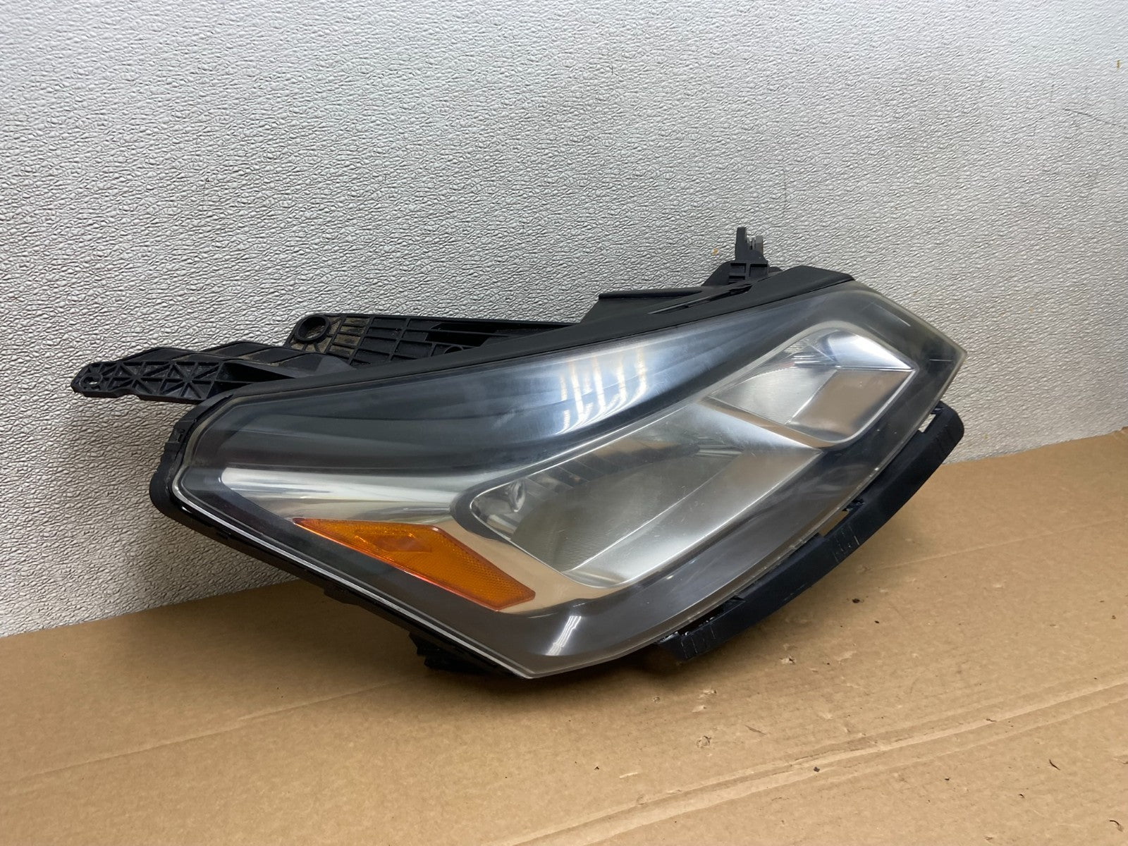 2013-2017 Chevrolet Traverse Right Passenger Side Halogen Headlight AB3493 DW2