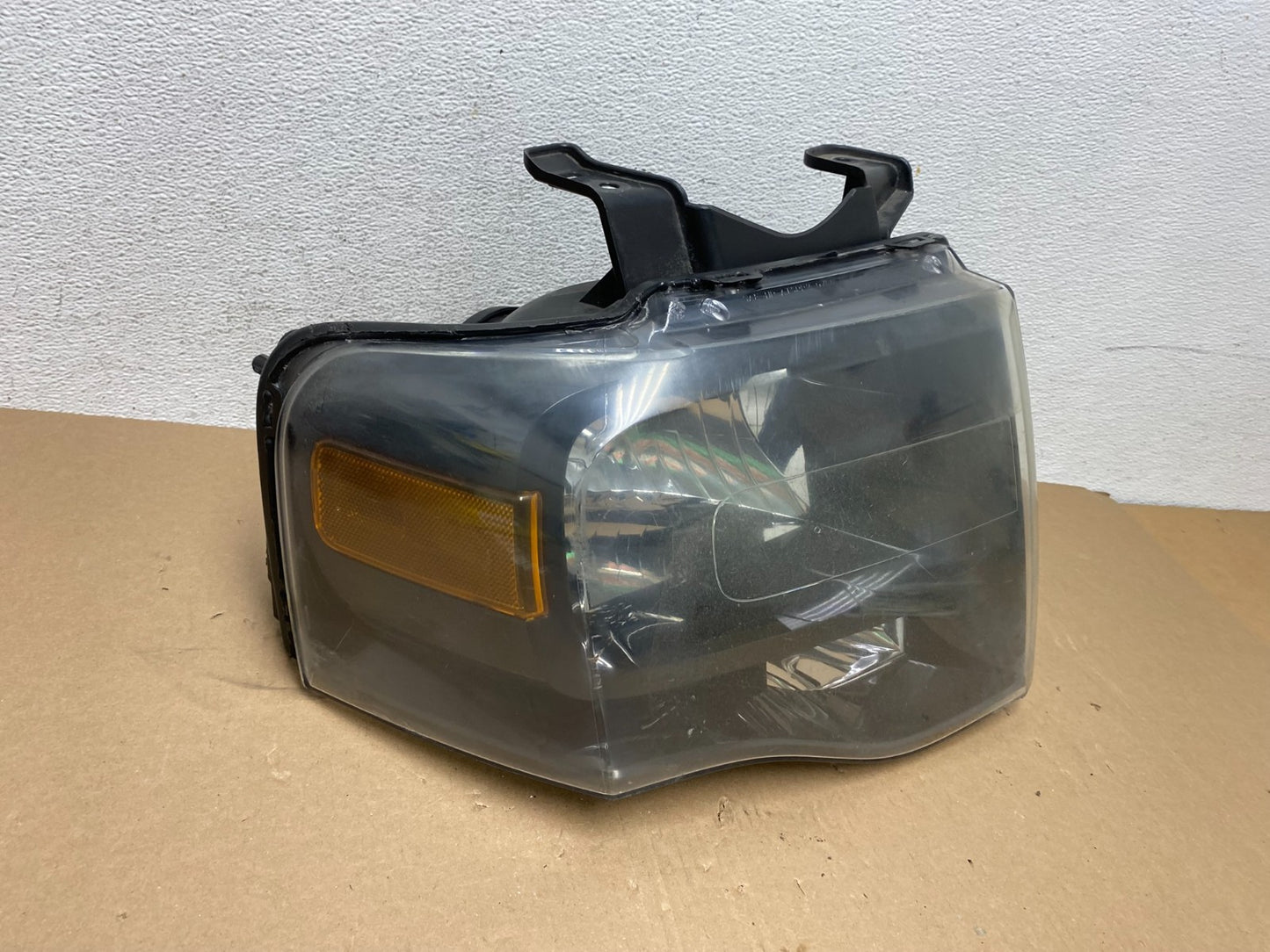 2007 to 2014 Ford Expedition Right Passenger RH side Headlight Halogen AD6422 DW2