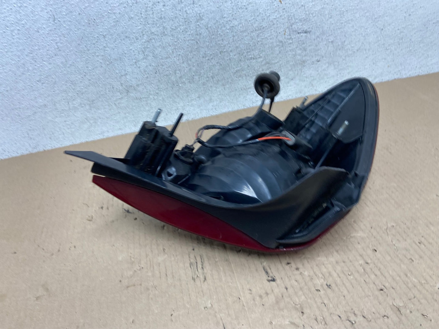 2004 2005 2006 2007 Ford Taurus Right Passenger Side Tail Light AF5921 LK5