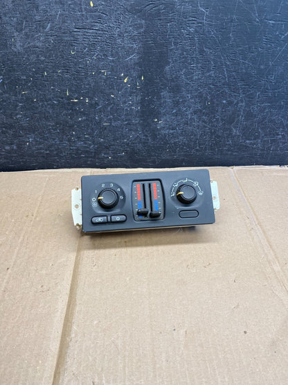 2003 to 2006 Chevrolet Silverado HVAC Heater Climate Control Module AH5505 DG0