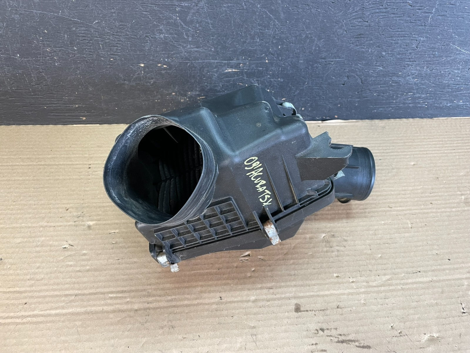 2009 to 2014 Acura TL 3.5 L Engine Air Cleaner Box AF3425 DG4