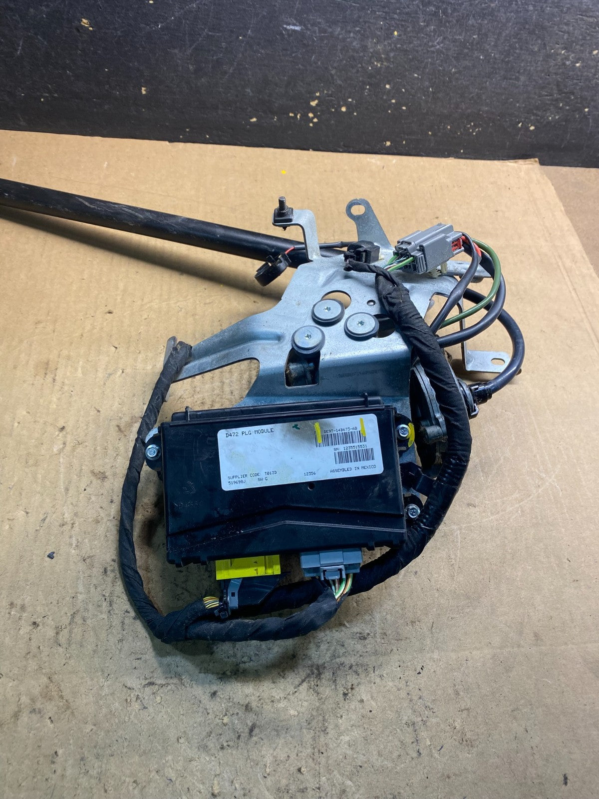 2010-2019 Licnoln MKT Power Motor Liftgate Tailgate Control Module Oem Z2412  DG6